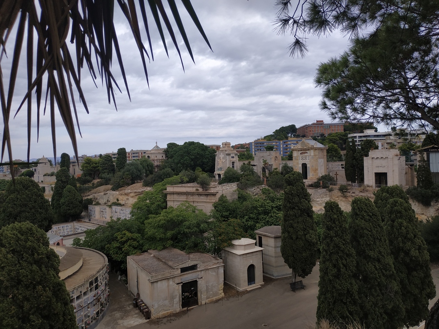 10_monumental_cemetery.jpg