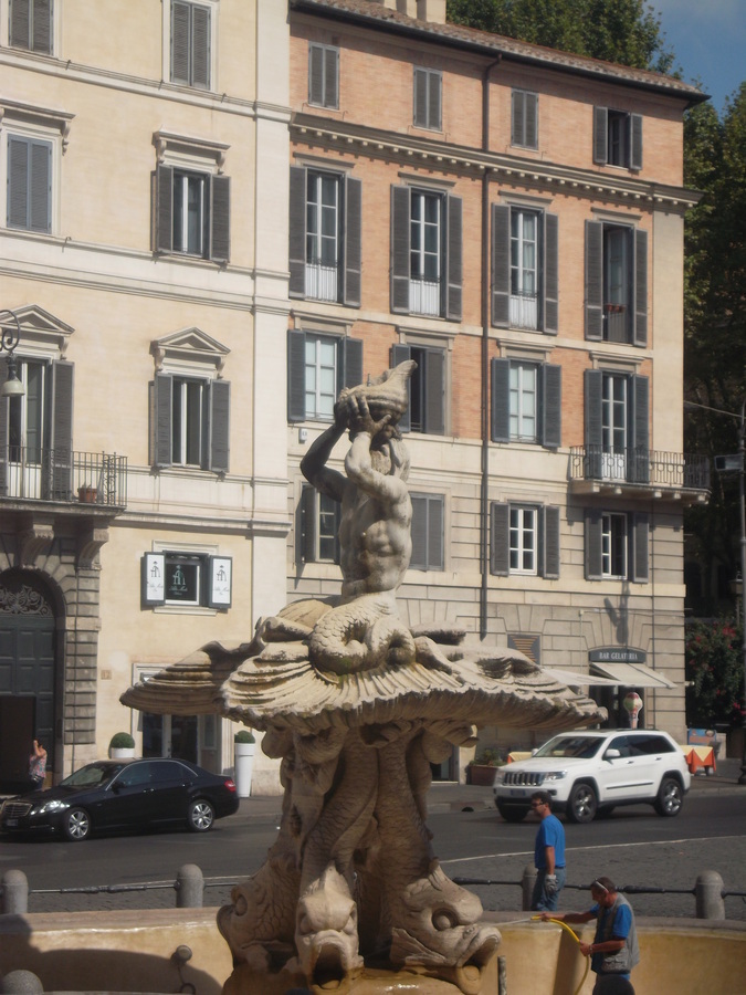 06_tritone-bernini-piazza_del_tritone.jpg