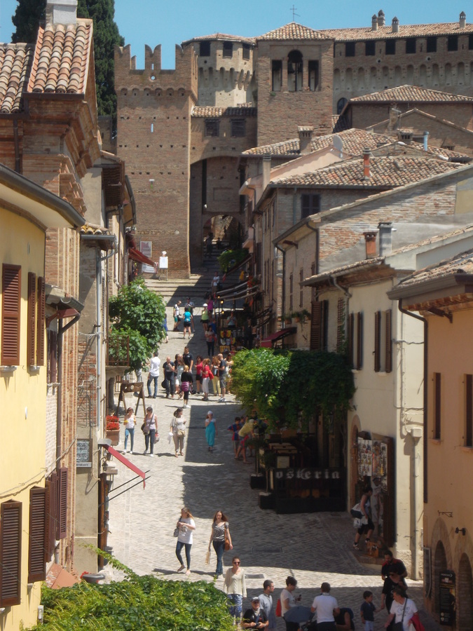 10_castello_di_gradara.jpg