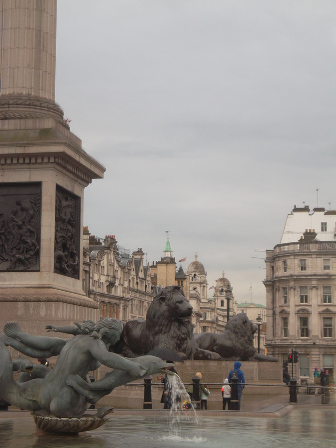 106_trafalgar_square.jpg