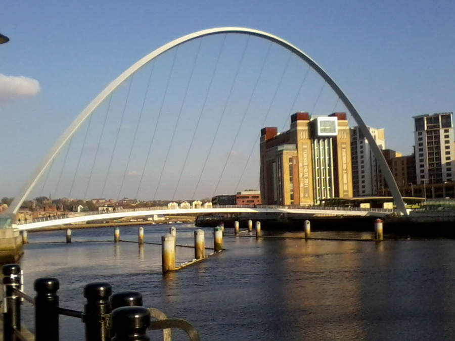 11_millennium_bridge.jpg