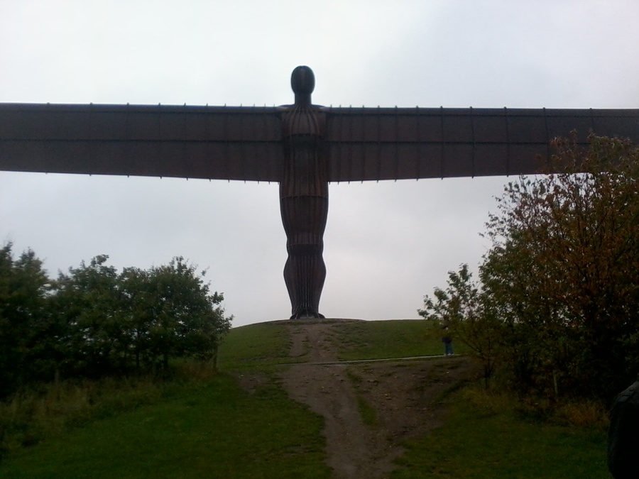 01angel_of_the_north.jpg